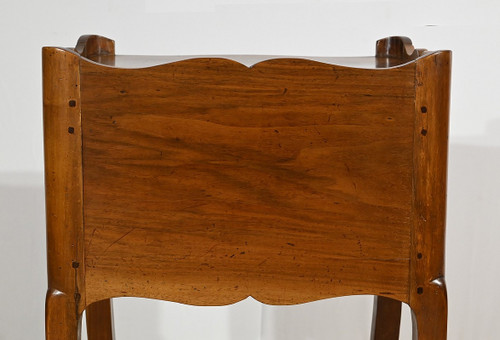 Small solid walnut snack table, Louis XV - 18th century