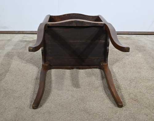 Small solid walnut snack table, Louis XV - 18th century