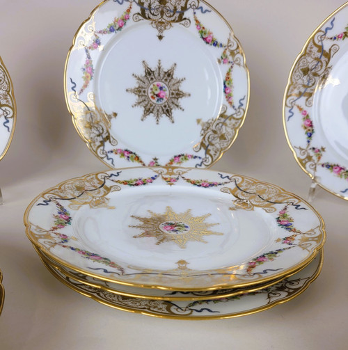  Macé, Sèvres, 12 Assiettes En Porcelaine, XIXème Siècle