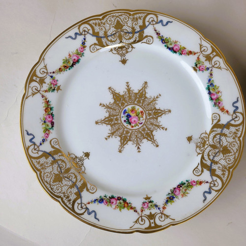  Macé, Sèvres, 12 Assiettes En Porcelaine, XIXème Siècle