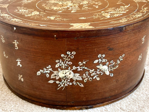 Vietnam, Fin Du XIXème Siècle, Début Du XXème Siècle, Coffret En Bois Marqueté De Nacre.