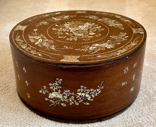 Vietnam, Fin Du XIXème Siècle, Début Du XXème Siècle, Coffret En Bois Marqueté De Nacre.