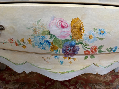 Commode Peinte De Style Louis XV