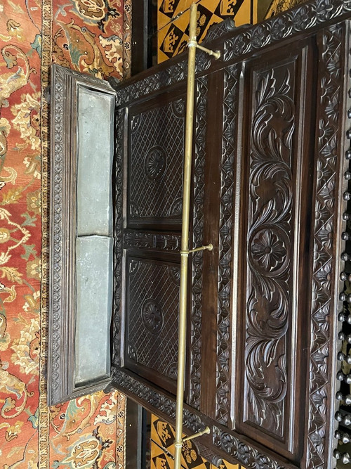 Garderobe - Garderobenständer Im Renaissance-Stil