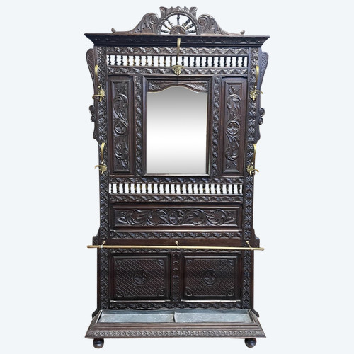 Garderobe - Garderobenständer Im Renaissance-Stil