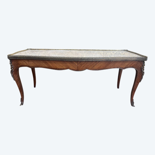 Couchtisch im Louis XV-Stil