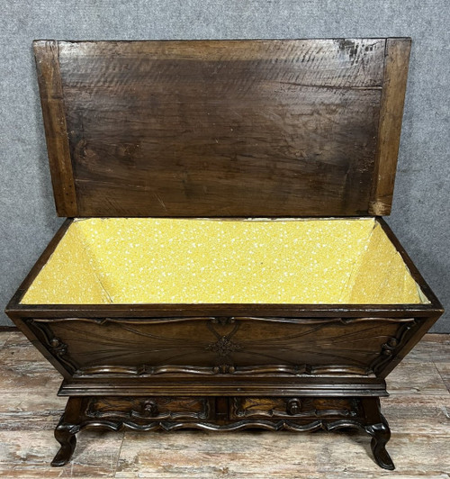 Impastatrice piemontese stile Luigi XV in noce massello circa 1850