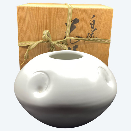 JAPAN PORCELAIN VASE