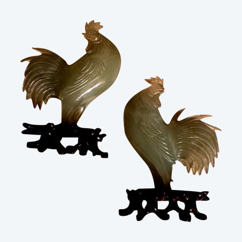 Très belle paire de coqs en jade vert amande sur socle bois  précieux sculpté ajouré Chinois