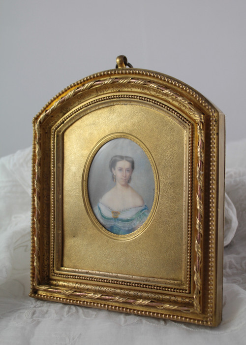 Miniature peinte de Louise Besnard (1816-1879) et cadre en bronze doré Picart