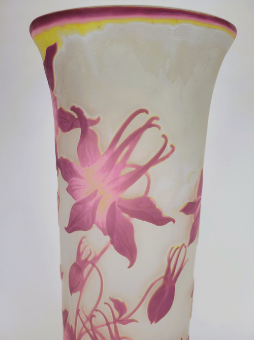 Large Vase With columbines, E Gallé, Art Nouveau