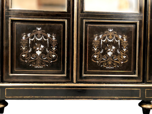 Libreria Napoleone III, legno annerito con intarsi in ottone, avorio e madreperla