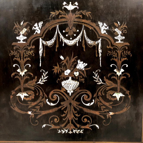 Libreria Napoleone III, legno annerito con intarsi in ottone, avorio e madreperla