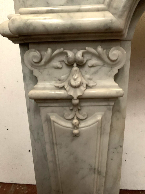Camino in stile Regency in marmo bianco di CARRARA ITALIA XIX secolo