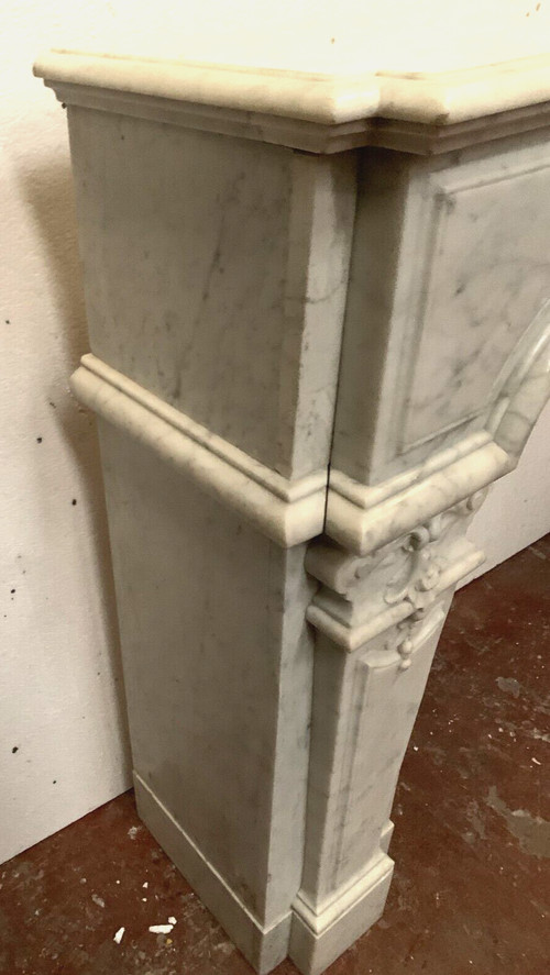 Camino in stile Regency in marmo bianco di CARRARA ITALIA XIX secolo