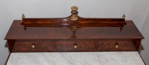 Periodo di restauro della toeletta in mogano 1820-1830