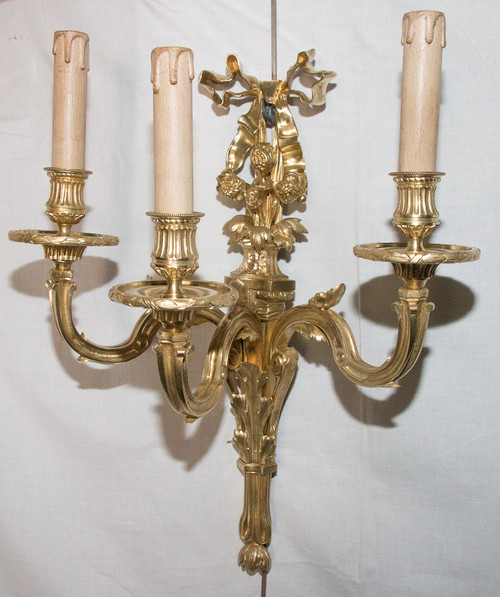 Paire d'Appliques En Bronze Style Louis XVI Circa 1880