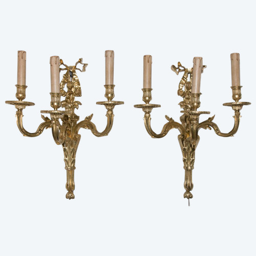 Paire d'Appliques En Bronze Style Louis XVI Circa 1880