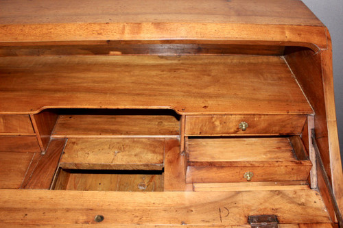 Louis XV sloping desk in walnut and 18th century marquetry