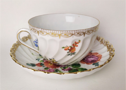 Tazza da colazione con piattino in porcellana di Dresda