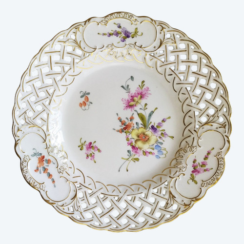 Assiette En Porcelaine Peinte de Saxe Hermann Ohme 19ème 