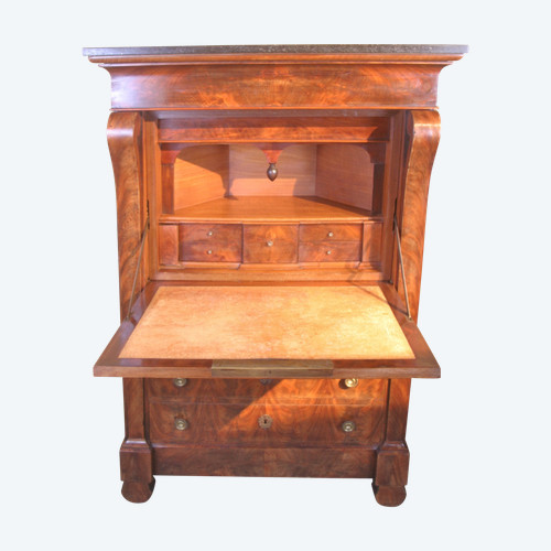 Restauro della segreteria a Walnut