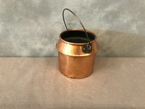 petit pot en cuivre d'époque 18 ème 
