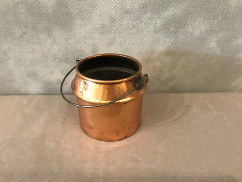 petit pot en cuivre d'époque 18 ème 