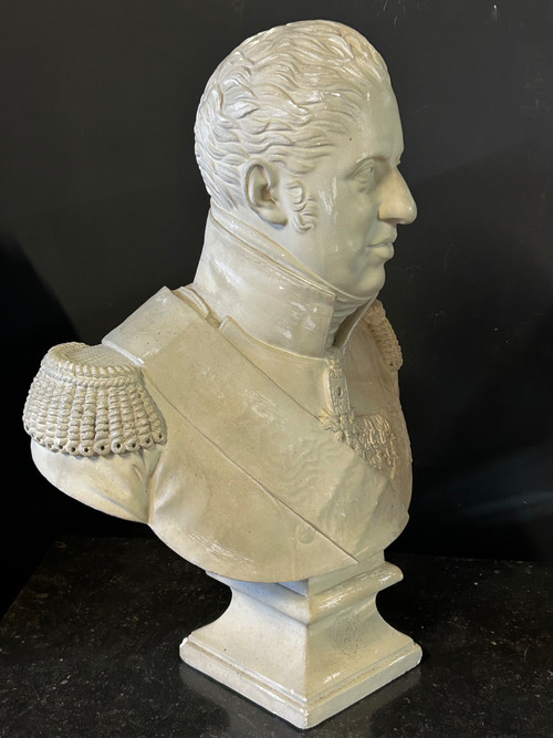 Grande busto in gesso di Carlo X in uniforme militare Fine XIX secolo