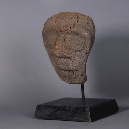 Idolfigur aus Vulkangestein - Südamerika