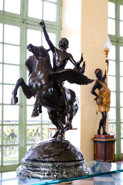 Bronze "Pégase emportant le poète vers les régions du rêve" à patine brune
