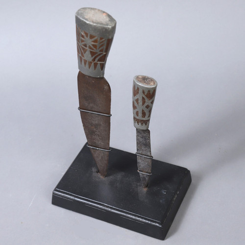 Zwei Messer – Sibirien oder Alaska