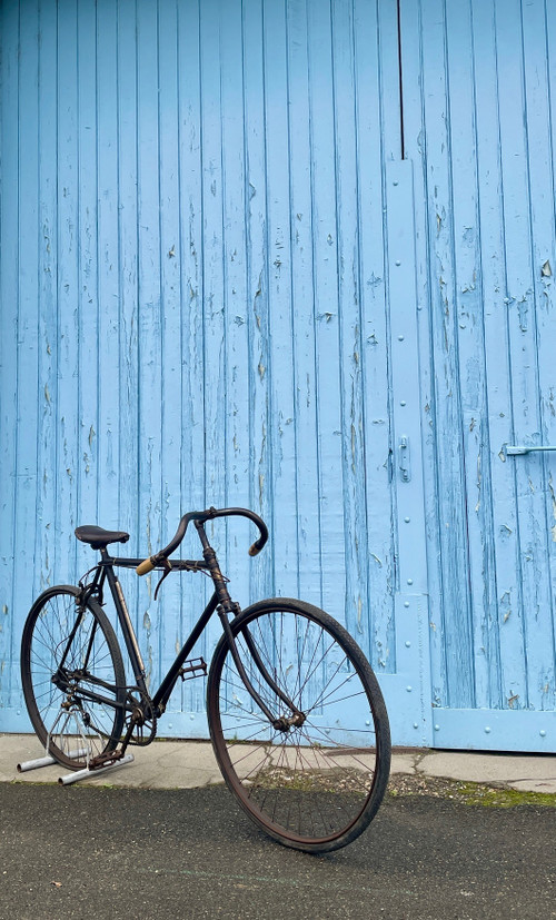 Antikes Belle-Époque-Fahrrad (1871 - 1914)