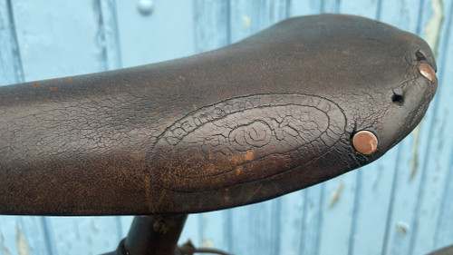 Antikes Belle-Époque-Fahrrad (1871 - 1914)