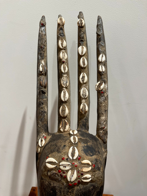 “Ntomo” mask with four teeth - Bamana population, Mali