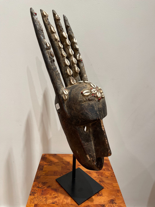 “Ntomo” mask with four teeth - Bamana population, Mali