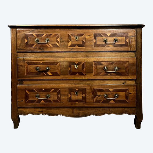 Grenobloise chest of drawers from the Louis XV / Louis XVI transition period in noble wood marquetry