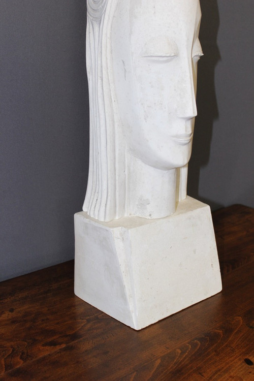 Sculpture Art Déco En Plâtre Représentant Une Tête De Femme Dans Le Goût De Gustave Miklos 