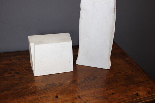 Sculpture Art Déco En Plâtre Représentant Une Tête De Femme Dans Le Goût De Gustave Miklos 