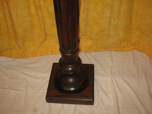 Louis XVI style walnut saddle column, 19th century, height: 125 cm