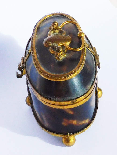 Coffret Nécessaire De Couture écaille De Tortue laiton XIXe ciseaux dé étui aiguille pomponne