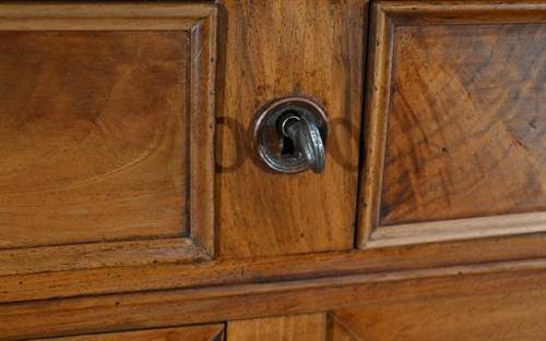 Piccola Credenza a 3 Ante in Noce – Fine XIX Secolo