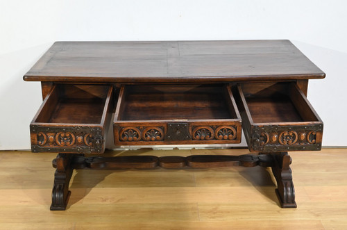 Table Bureau en Chêne, style Néogothique – Début XXe