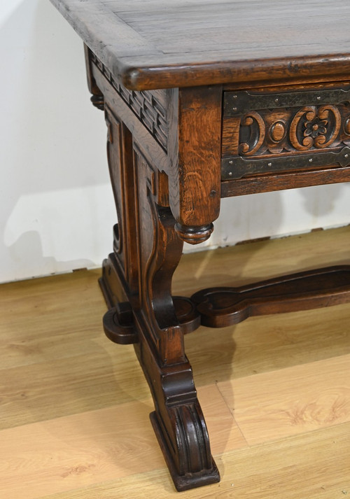 Table Bureau en Chêne, style Néogothique – Début XXe