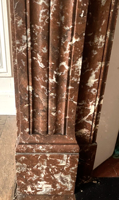 Cheminée De Style Louis XVI En Marbre rouge moucheté XX Siècle