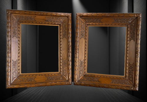 19TH CENTURY SOLID WALNUT FRAME FOR PAINTING 58 CM X 46.5 CM