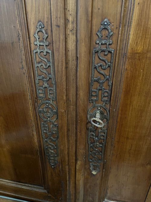 Bauernhaus-Sideboard aus dem 18. Jahrhundert aus Walnussholz