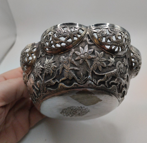 Polylobed Cup - Sterling Silver - Burma - Late 19th Century.