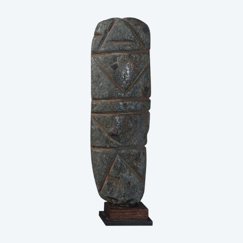 Stone idol – Culture Valdivia, Ecuador