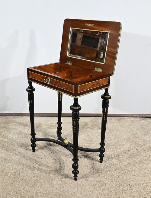 Petite Table de Salon style Louis XVI, époque Napoléon III – Milieu XIXe